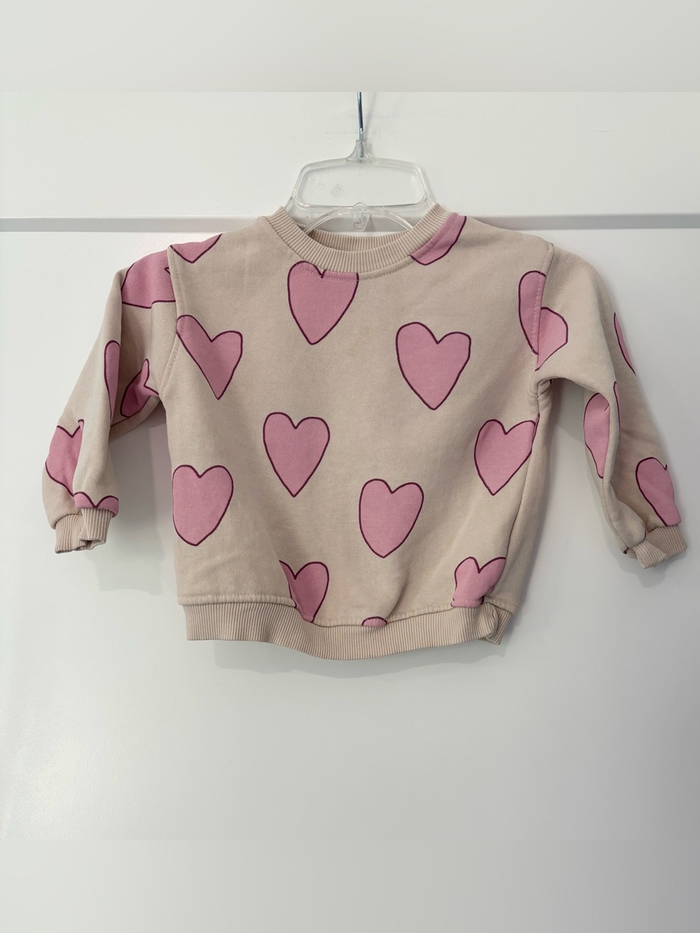 ZARA Heart Graphic Crewneck Sweatshirt 
Size 12/18m